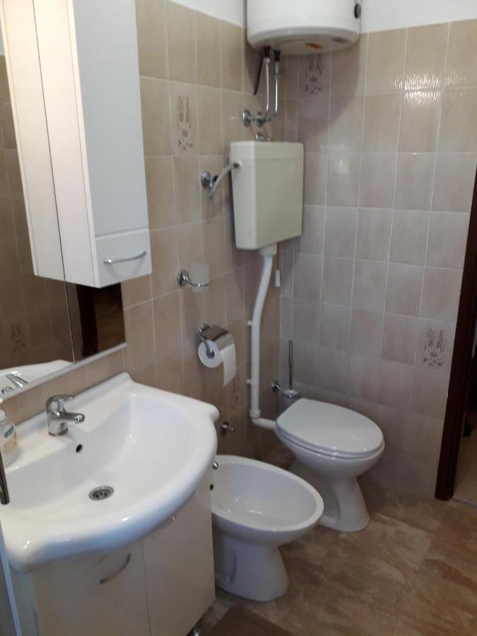 Apartments J&R Babara ビオグラード・ナ・モル エクステリア 写真