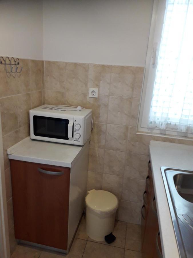 Apartments J&R Babara ビオグラード・ナ・モル エクステリア 写真